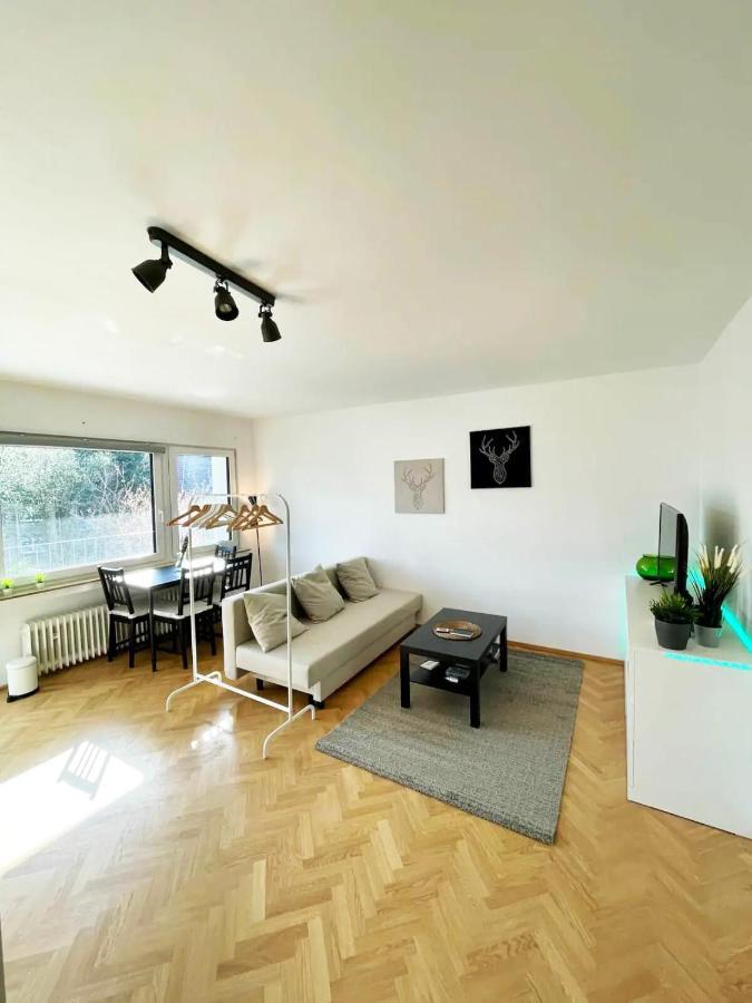 Cozy Apartment With Kitchen + Balcony New! إسن المظهر الخارجي الصورة